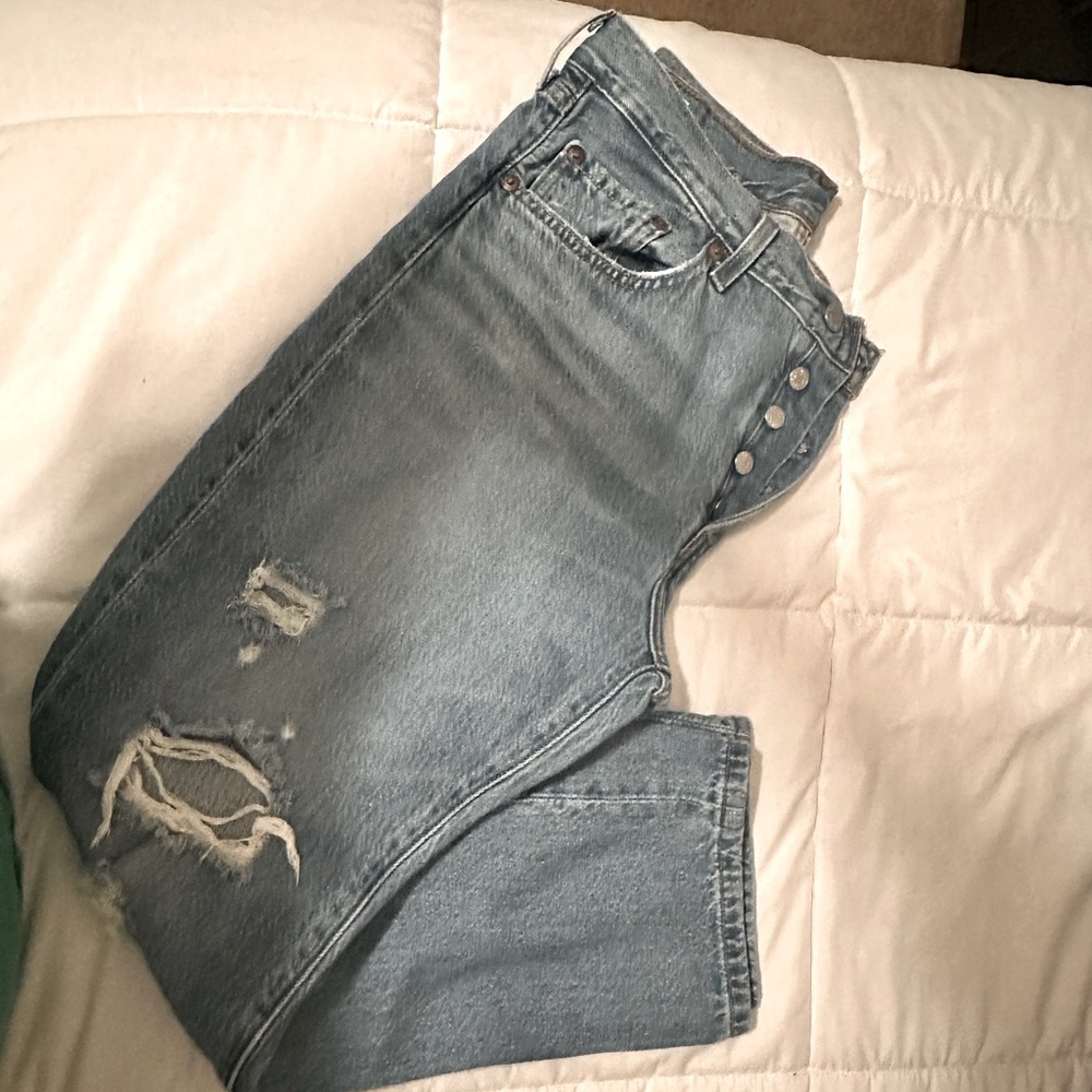 501 Levi’s 28x26 Medium Wash Great condition